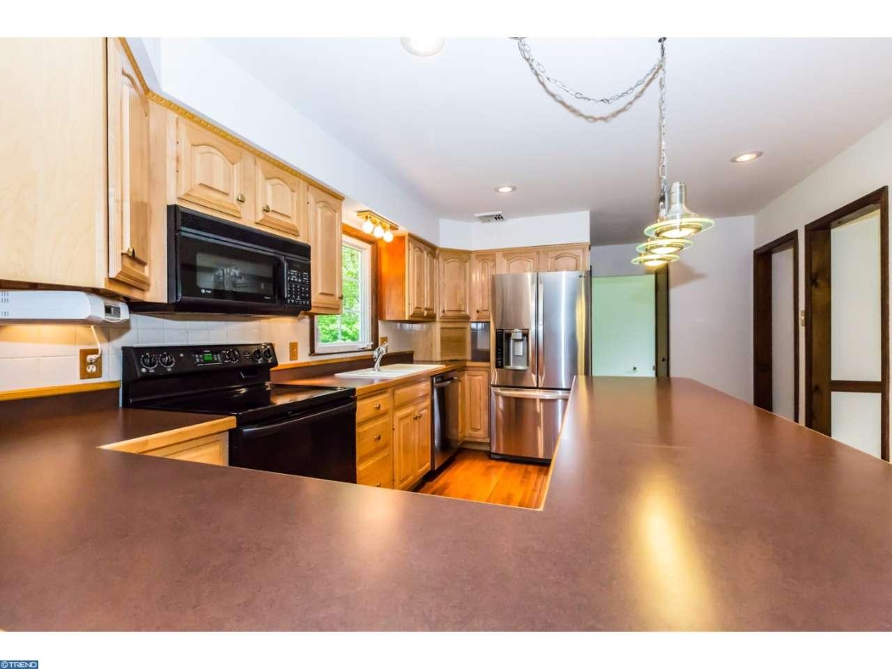 1605 Loretta Ln