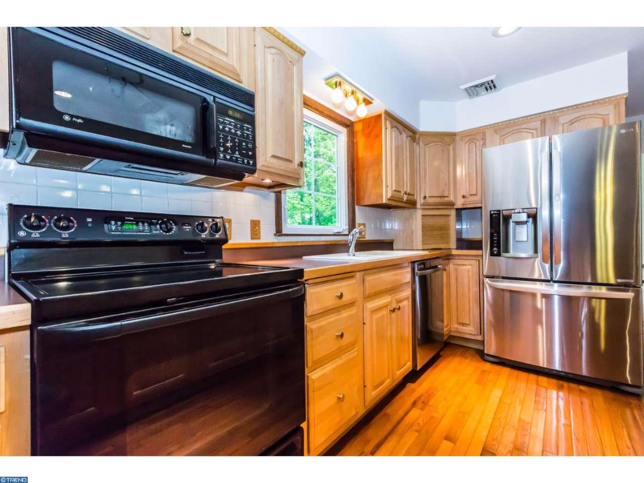 1605 Loretta Ln