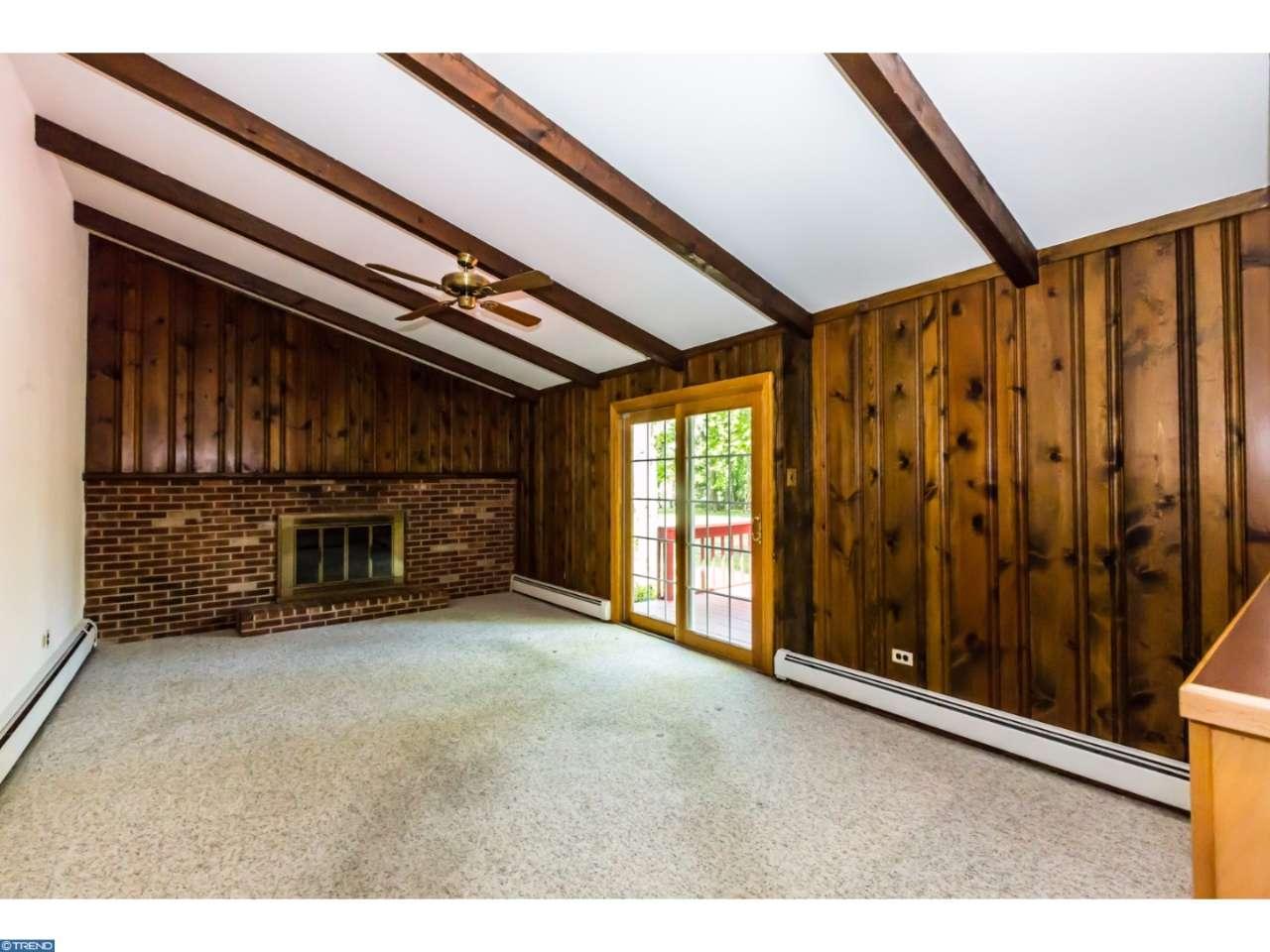 1605 Loretta Ln
