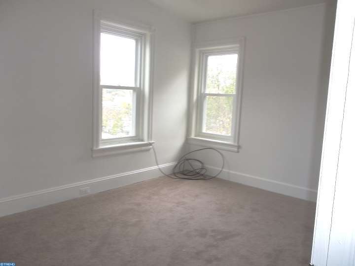 127 S 6th Ave