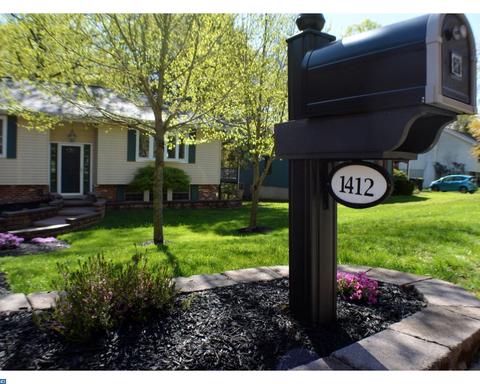 1412 Price Ln
