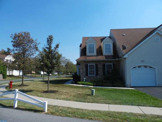 70 Waynebrook Dr
