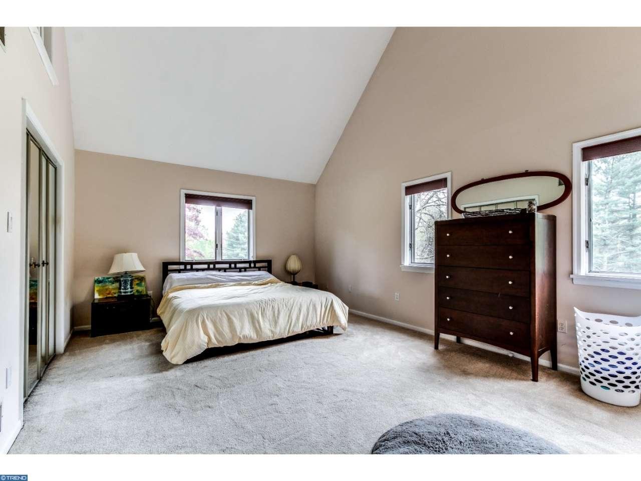 104 Turnberry Dr