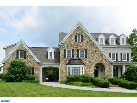 8 Beechwood Dr