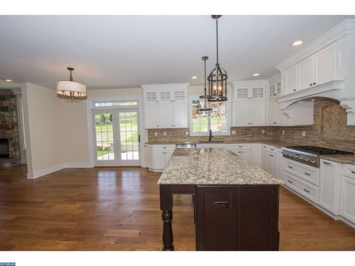 For Sale: 8 White Horse Mdws Malvern, PA 19355