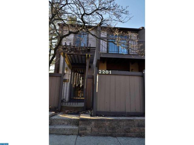 455 Old Elm St
