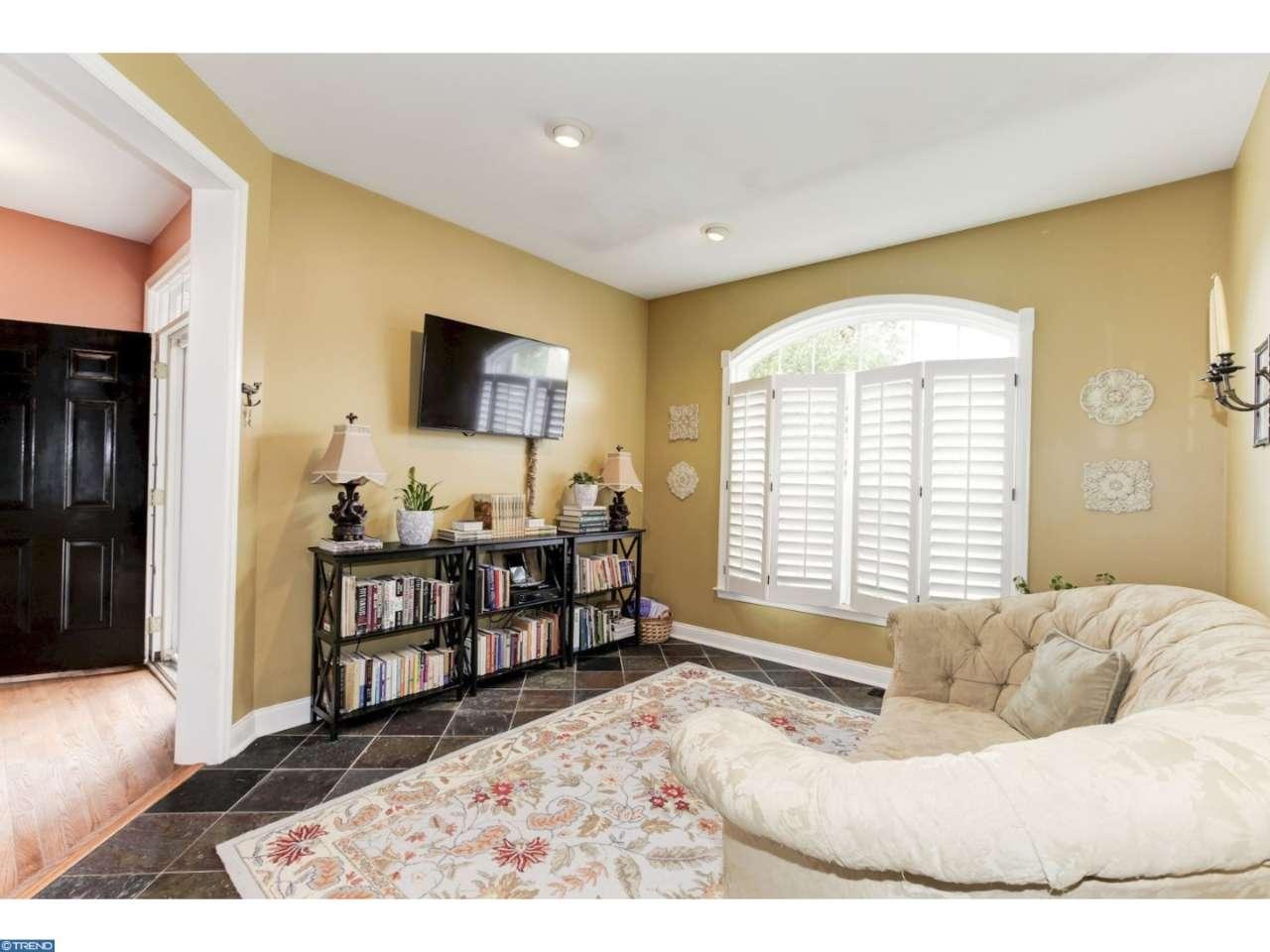 918 Mesa Ln