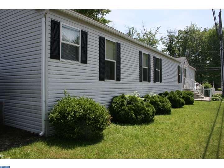 For Sale: 2 Violet Dr Hatfield, PA 19440