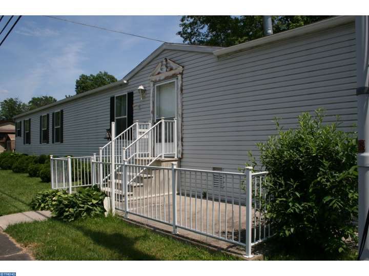 For Sale: 2 Violet Dr Hatfield, PA 19440