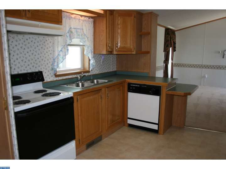 For Sale: 2 Violet Dr Hatfield, PA 19440