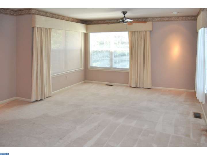 For Sale: 112 Pinecrest Ln Lansdale, PA 19446