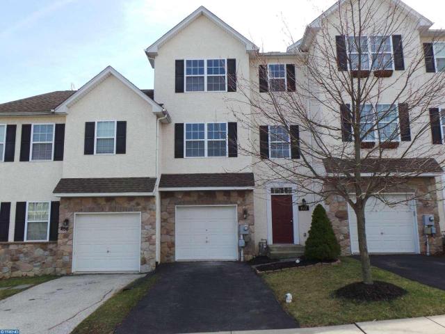 2 Holly Ct