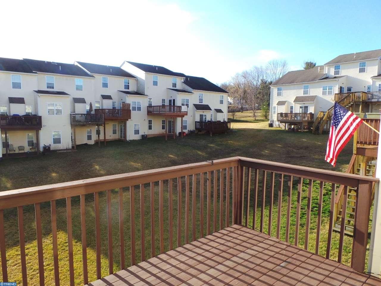 2 Holly Ct