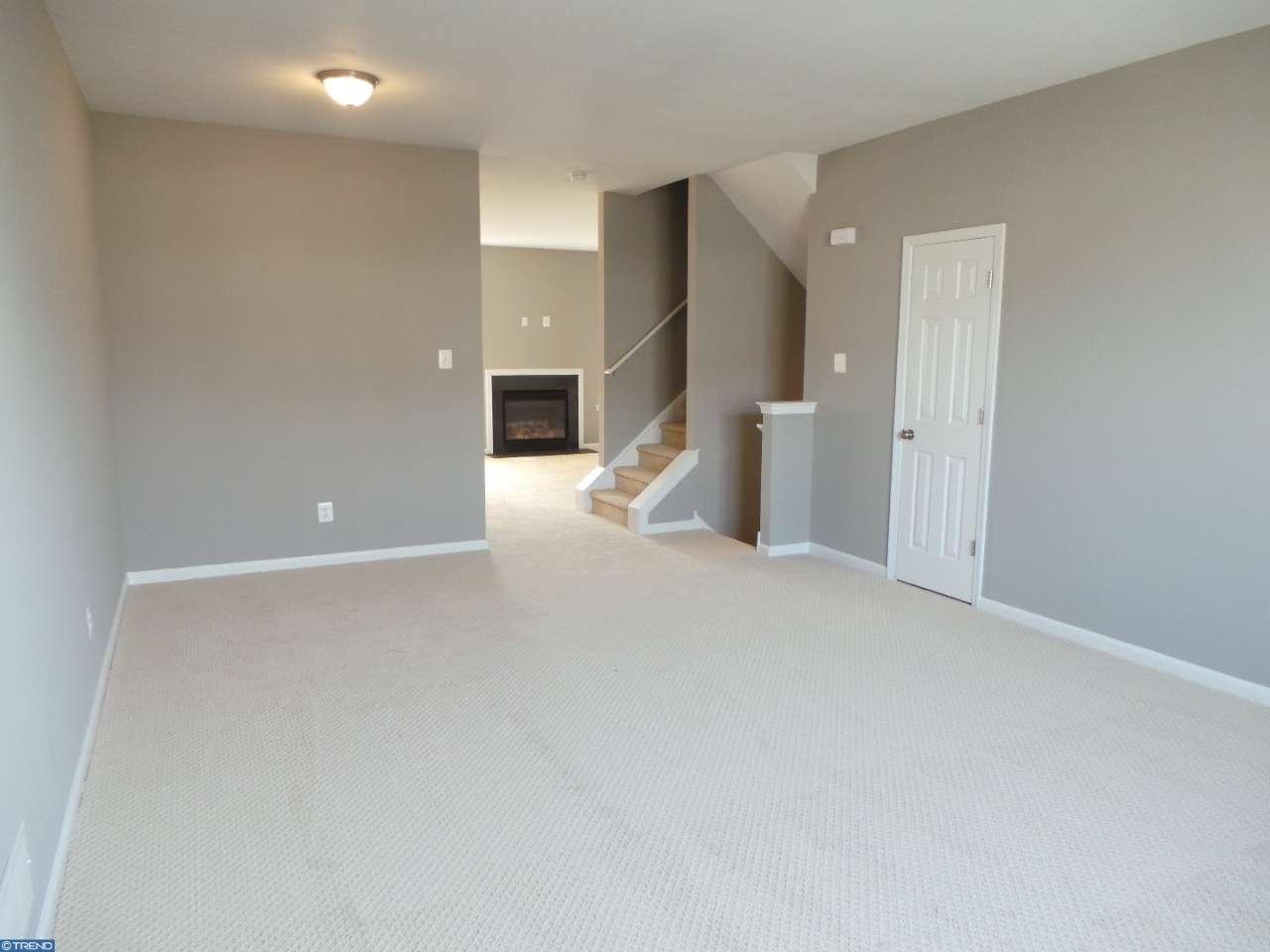 2 Holly Ct