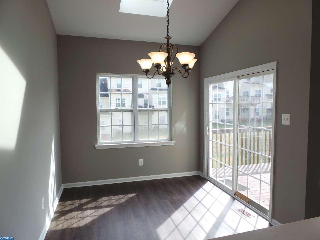 2 Holly Ct