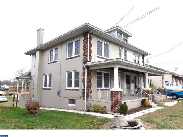 3357 Main St