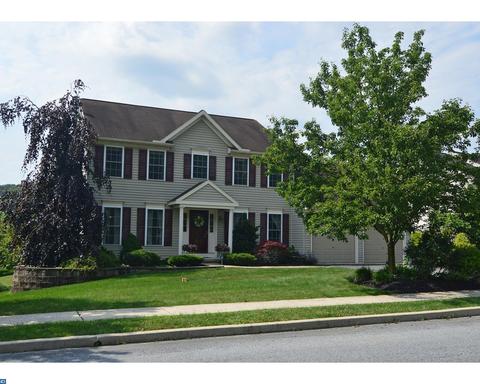 40 Sawgrass Dr