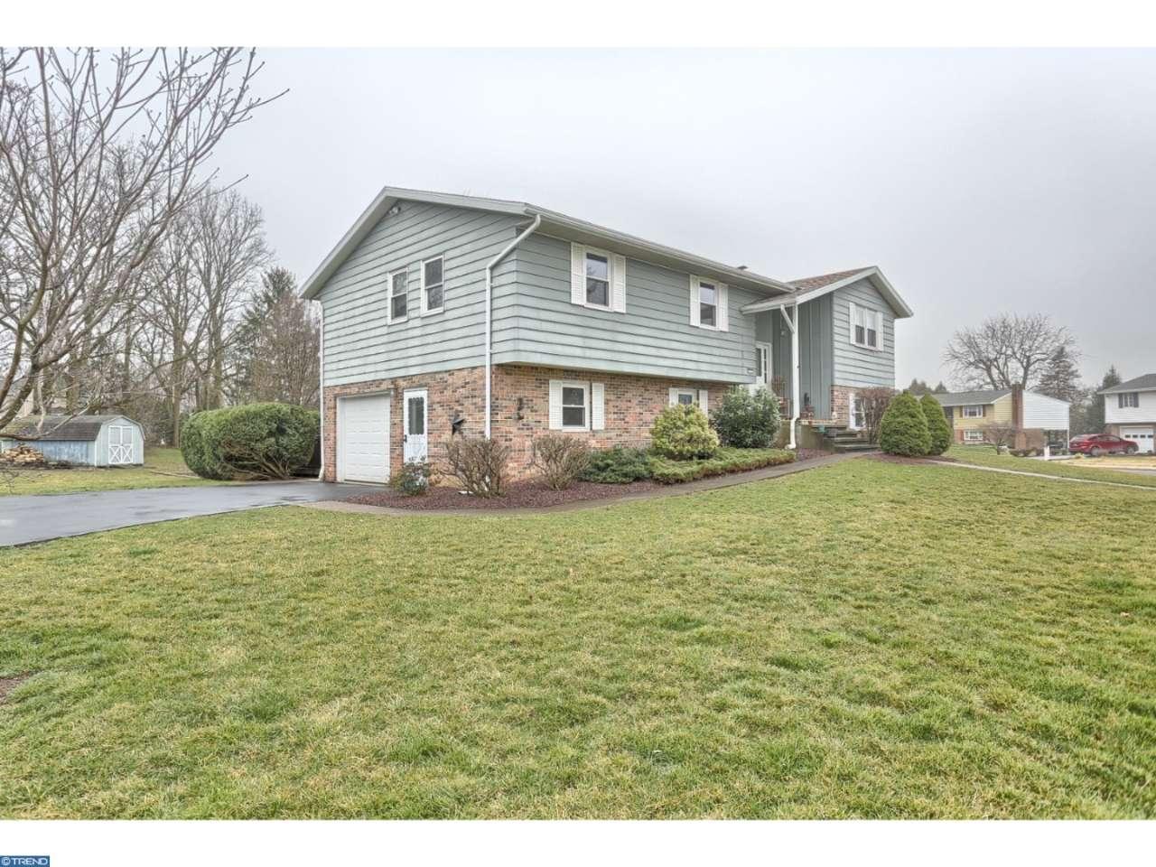 206 Village Dr