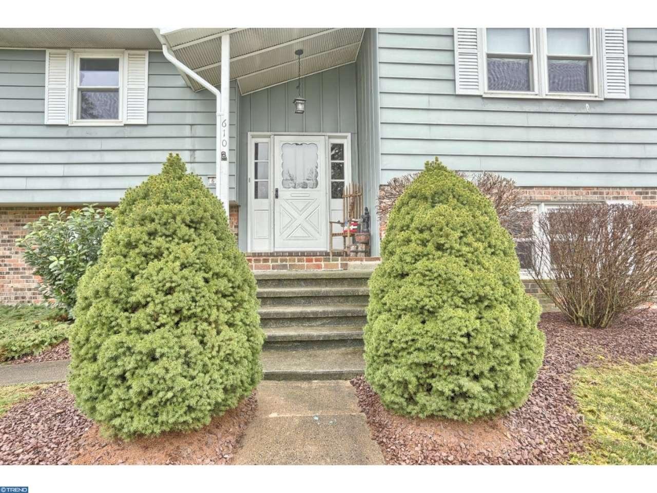 206 Village Dr