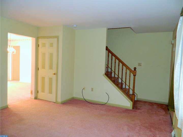 212 Hickory Dr
