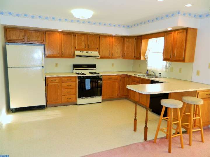 212 Hickory Dr