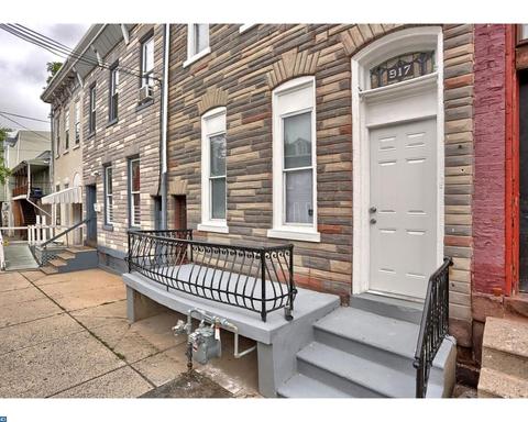 1112 Douglass St