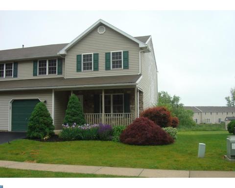 239 Bainbridge Cir
