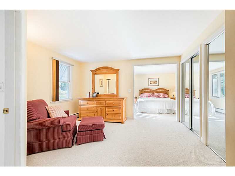 18 Robbins Dr