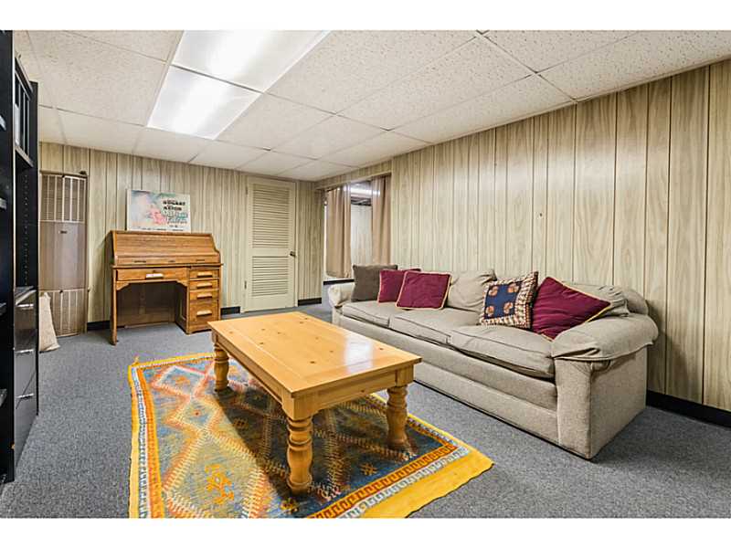 18 Robbins Dr
