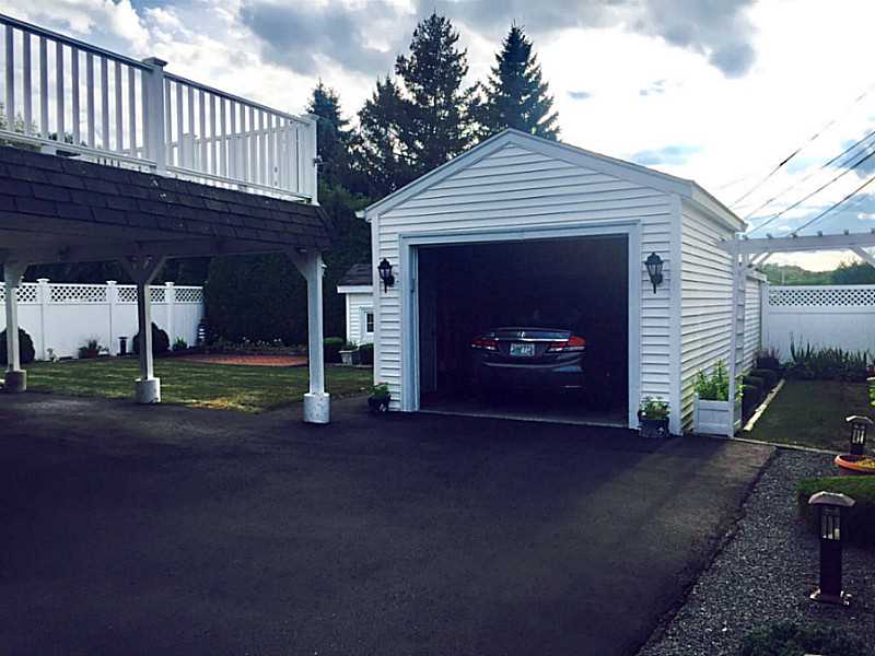 439 Metacom Ave
