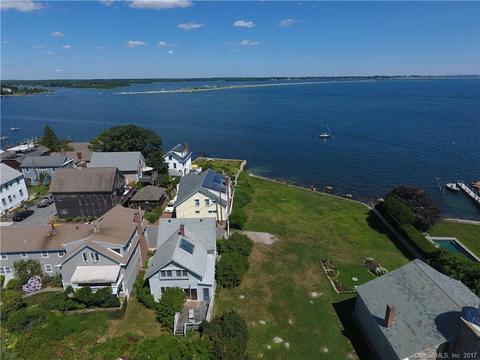 121 W Willow Ln