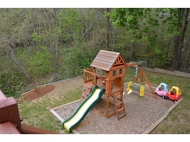 59 Chopmist Hill Rd, Chepachet RI 02814