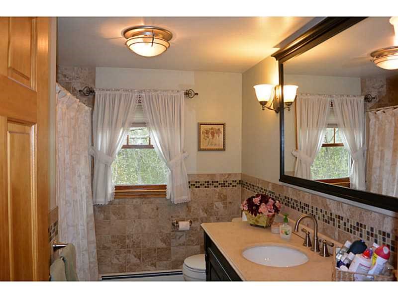 59 Chopmist Hill Rd, Chepachet RI 02814