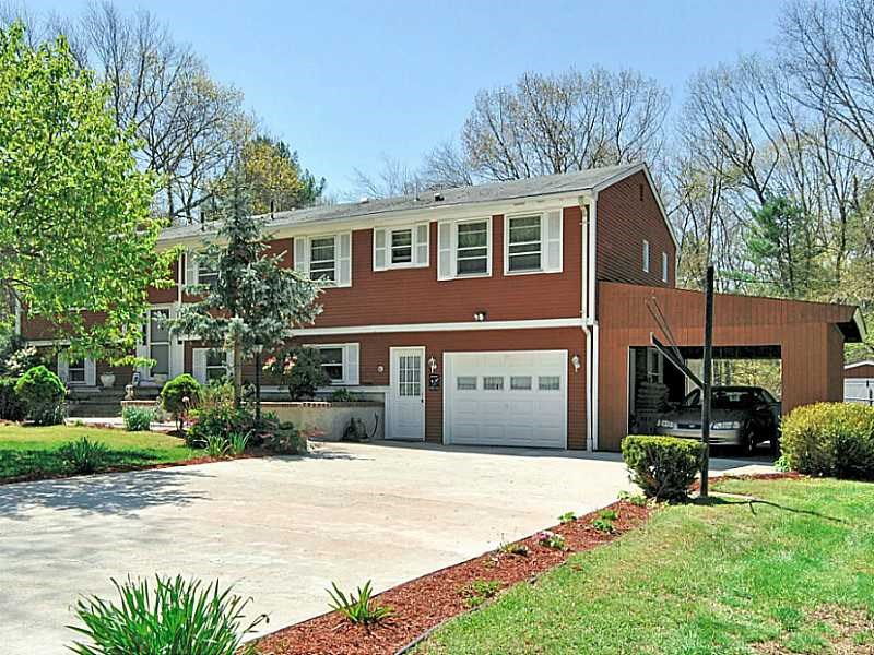40 Tiffany Rd, Coventry RI 02816