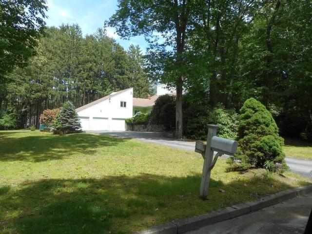 40 Falcon Cir