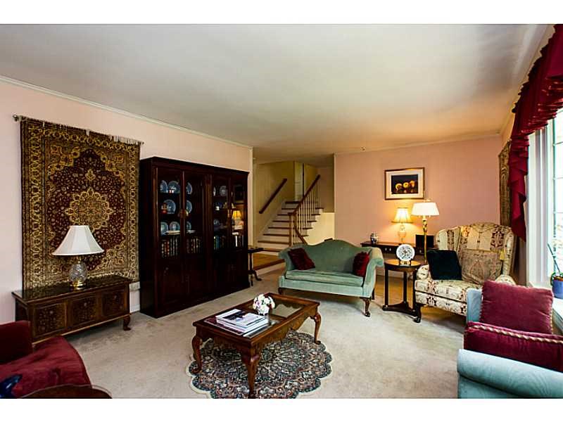 177 Varnum Dr, East Greenwich RI 02818