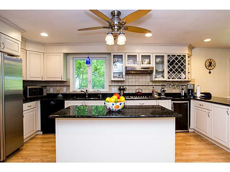 177 Varnum Dr, East Greenwich RI 02818