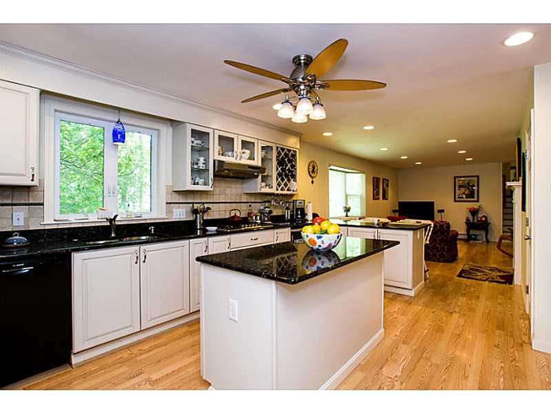 177 Varnum Dr, East Greenwich RI 02818