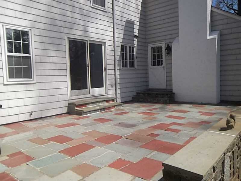 For Sale: 140 Tamarack Dr East Greenwich, RI 02818