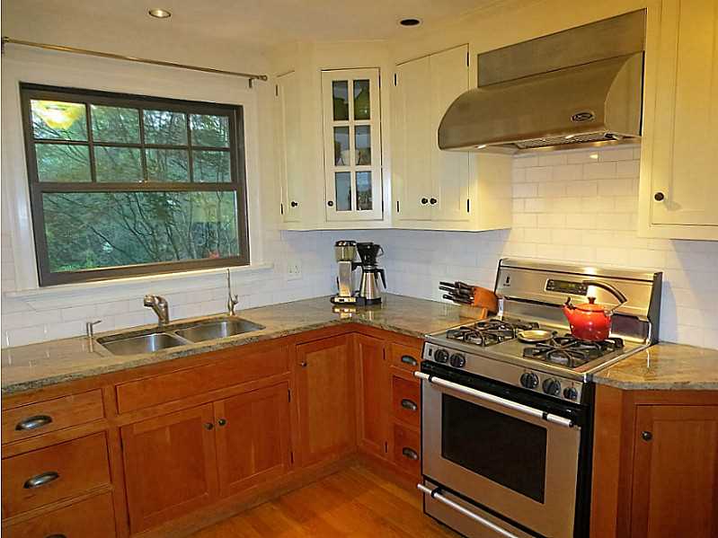 11 Trout Brook Ln