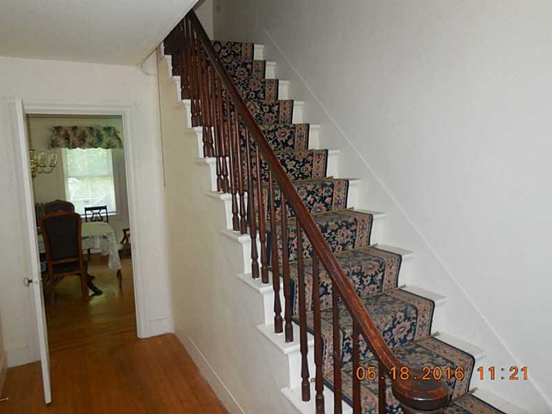 10 Maple St Hope Valley, RI 02832