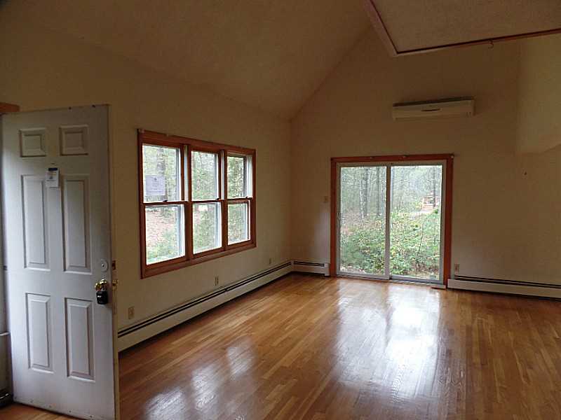 35 Crestwood Dr