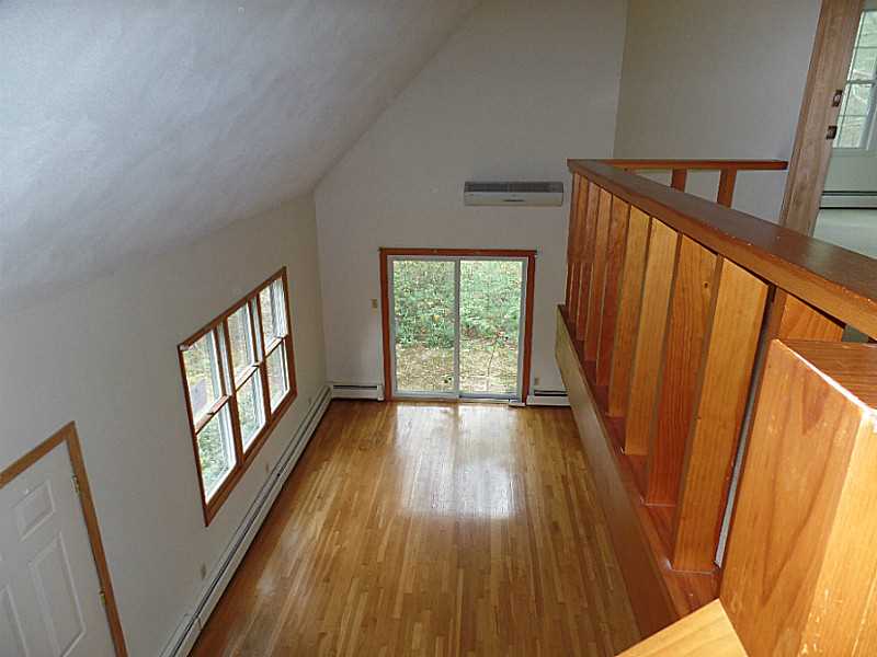 35 Crestwood Dr