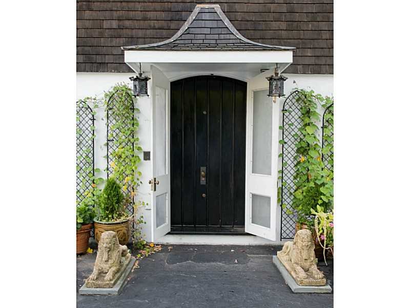 18 Sheffield Ave, Newport RI 02840