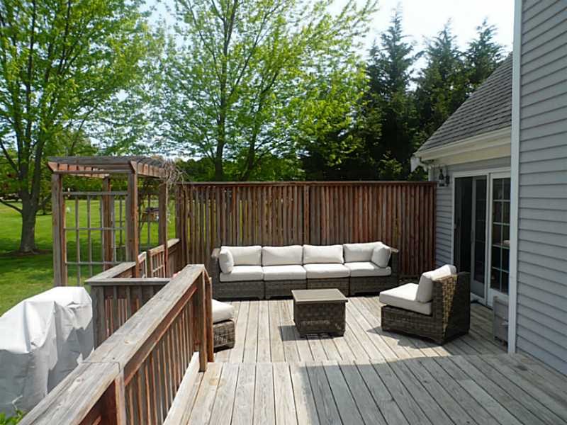 1002 Green End Ave, Middletown RI 02842