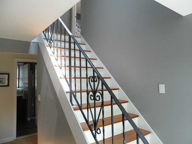 1002 Green End Ave, Middletown RI 02842