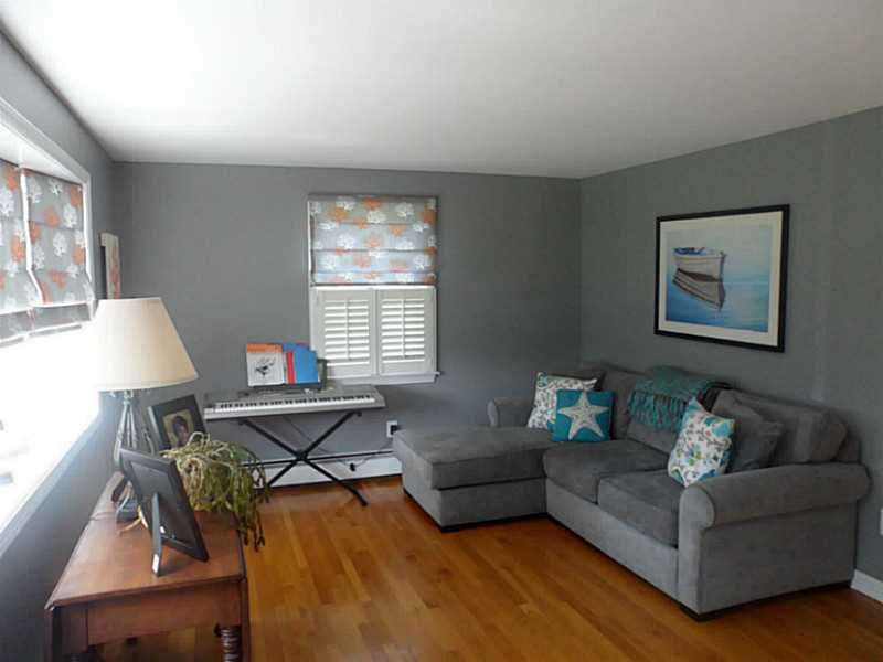 1002 Green End Ave, Middletown RI 02842