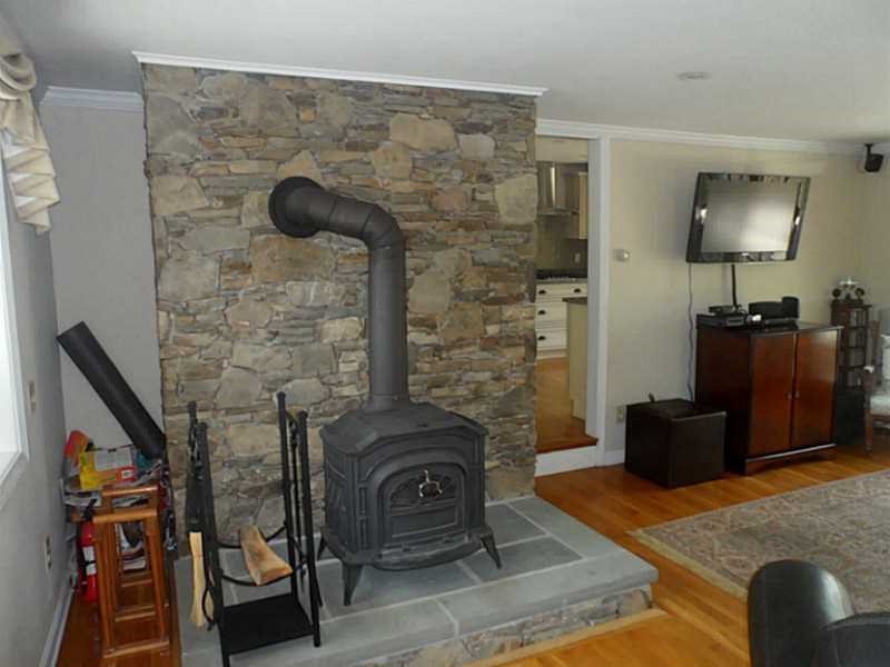 1002 Green End Ave, Middletown RI 02842