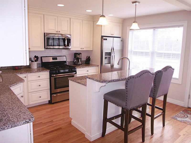 68 Beacon St Middletown, RI 02842