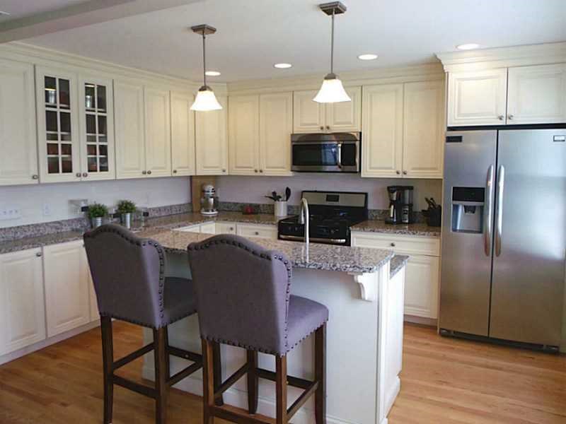 68 Beacon St Middletown, RI 02842
